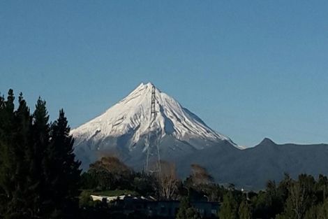 Photo of property in 18 Adam Lile Drive, Highlands Park, New Plymouth, 4312