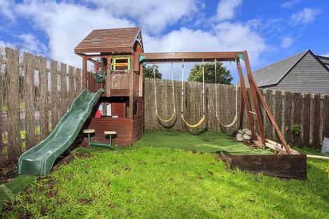 Photo of property in 1/28 Glen Vista Place, Bayview, Auckland, 0629