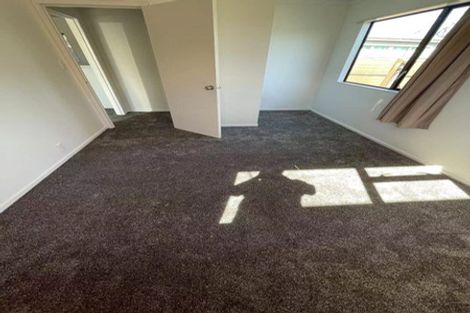 Photo of property in 14 Tamariki Avenue, Kelston, Auckland, 0602