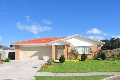 Photo of property in 18 Parkcrest Drive, Henderson, Auckland, 0612