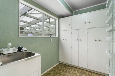 Photo of property in 19 Shera Street, Acacia Bay, Taupo, 3330