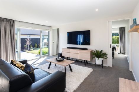 Photo of property in 15 Bargrove Close, Halswell, Christchurch, 8025