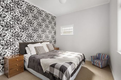 Photo of property in 72 Maida Vale Road, Roseneath, Wellington, 6011