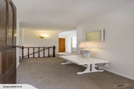 Photo of property in 19 Dowling Place, Pakuranga, Auckland, 2010