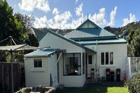 Photo of property in 70 Derwent Street, Island Bay, Wellington, 6023