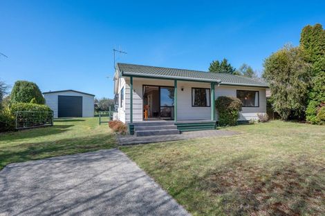 Photo of property in 6 Gibbs Place, Kinloch, Taupo, 3377