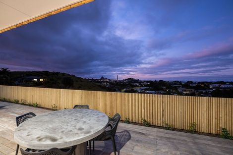 Photo of property in 9a Lemont Place, Westown, New Plymouth, 4310
