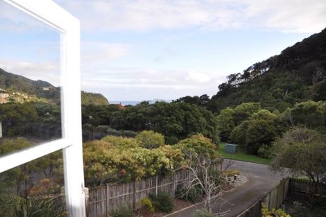 Photo of property in 124 Cheviot Road, Lowry Bay, Lower Hutt, 5013
