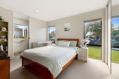 Photo of property in 1 Kenwick Place, Burswood, Auckland, 2013