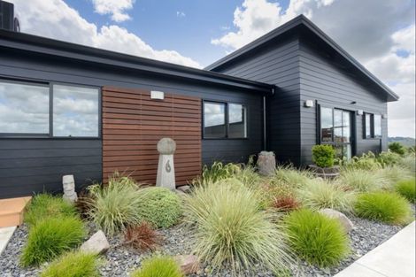 Photo of property in 71 Pirau Road, Fernhill, Napier, 4183