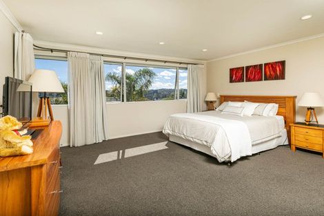 Photo of property in 13 Rangi Avenue, Schnapper Rock, Auckland, 0632