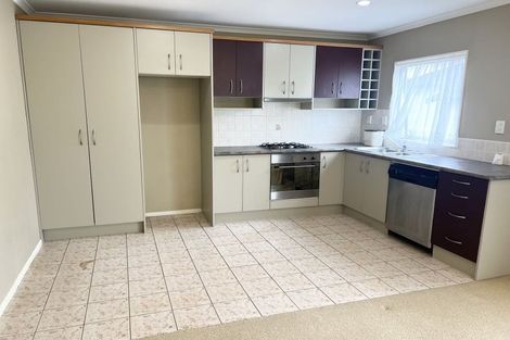 Photo of property in 18 Maidstone Place, Oteha, Auckland, 0632
