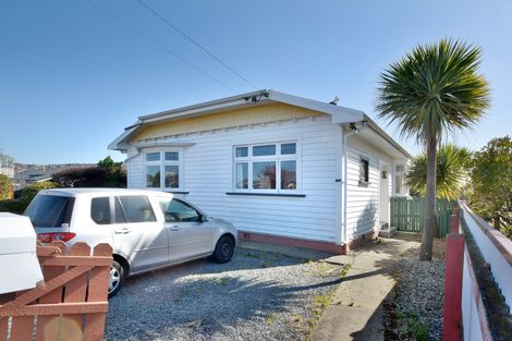 Photo of property in 172 Macandrew Road, South Dunedin, Dunedin, 9012