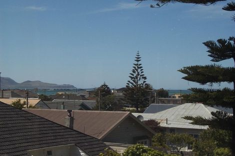 Photo of property in 8/138 Queens Drive, Lyall Bay, Wellington, 6022