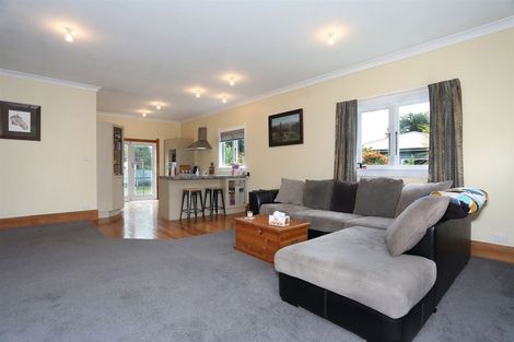 Photo of property in 9 Wilson Street, Bulls, 4818