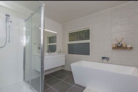 Photo of property in 171 Miromiro Road, Normandale, Lower Hutt, 5010