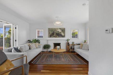 Photo of property in 5 Coronation Street, Belmont, Auckland, 0622