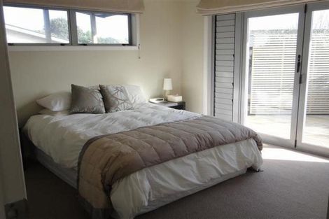 Photo of property in 10 Donnelly Street, Oakura, 4314