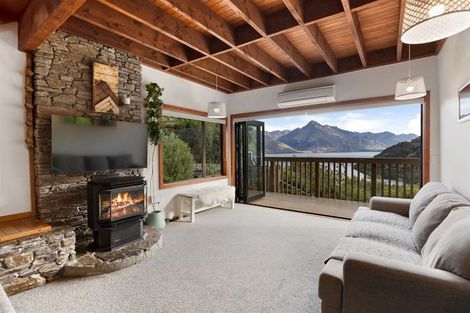 Photo of property in 24b Mckerrow Place, Sunshine Bay, Queenstown, 9300