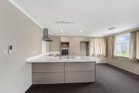 Photo of property in 4 Waitaua Street, Papakura, 2110