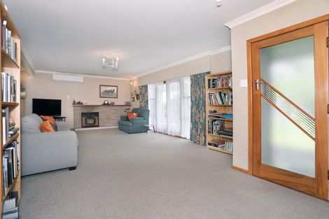 Photo of property in 38 Milne Street, Hunterville, 4730