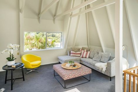 Photo of property in 21 Ferry Road, Days Bay, Lower Hutt, 5013