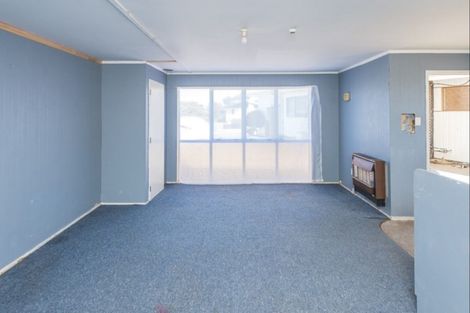 Photo of property in 4 Karyn Street, Castlecliff, Whanganui, 4501
