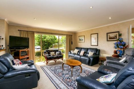 Photo of property in 1 Orlando Close, Frankleigh Park, New Plymouth, 4310