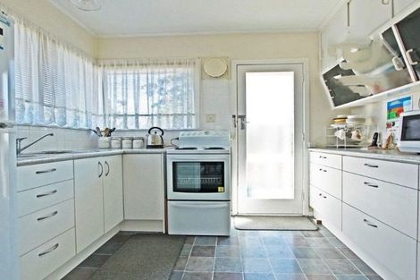 Photo of property in 2/9 Roseburn Place, Pakuranga, Auckland, 2010