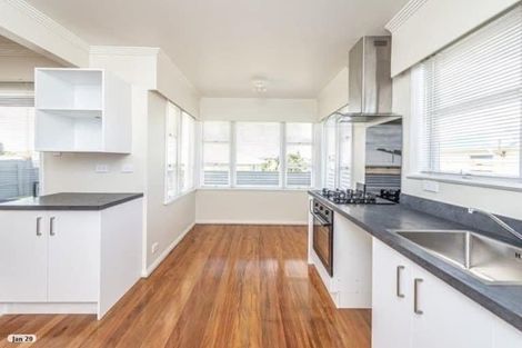 Photo of property in 6 Glenn Street, Castlecliff, Whanganui, 4501