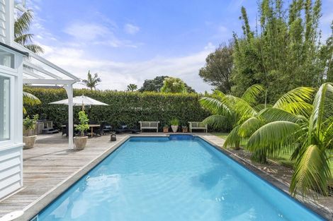 Photo of property in 8 Bayview Road, Hauraki, Auckland, 0622