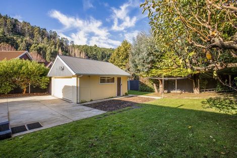 Photo of property in 5 Dalefield Drive, Cashmere, Christchurch, 8022