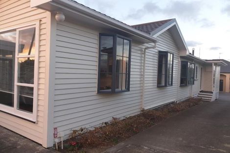 Photo of property in 40 Mana Esplanade, Paremata, Porirua, 5026