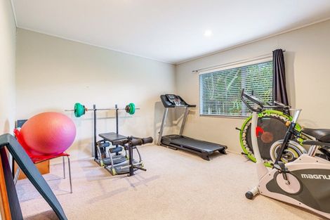 Photo of property in 21a Woodfern Crescent, Titirangi, Auckland, 0604
