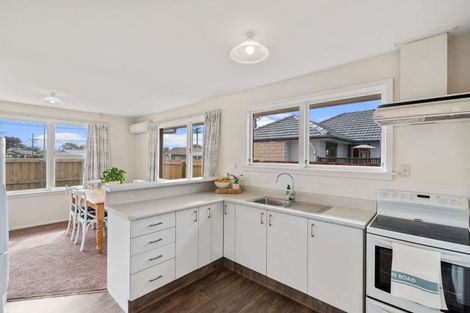Photo of property in 39 Lake Terrace Road, Burwood, Christchurch, 8061