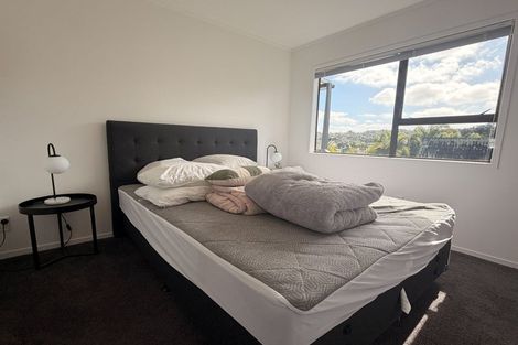 Photo of property in 1/725 Beach Road, Browns Bay, Auckland, 0630