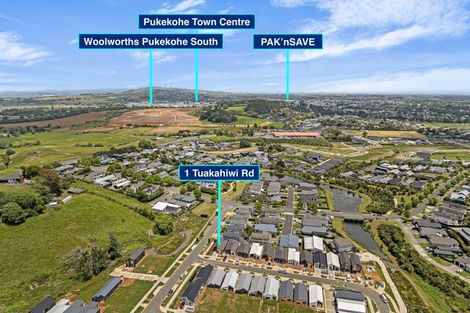 Photo of property in 1 Taukahiwi Road, Pukekohe, 2120