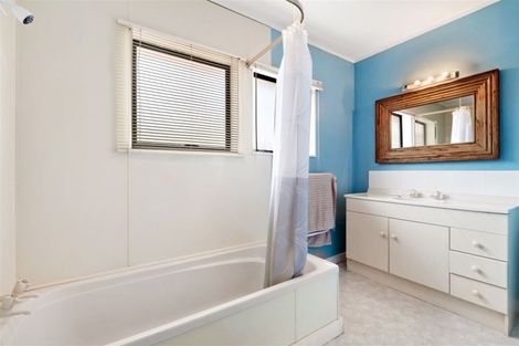 Photo of property in 7a Zealandia Road, Manly, Whangaparaoa, 0930