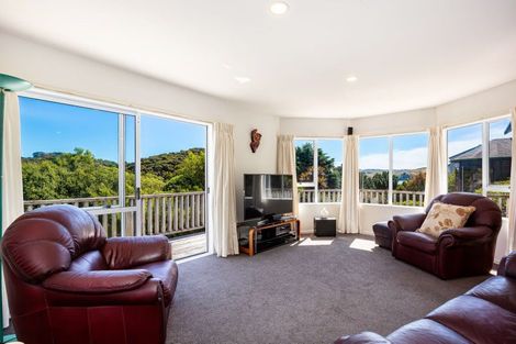 Photo of property in 56 Molyneux Close, Whitby, Porirua, 5024