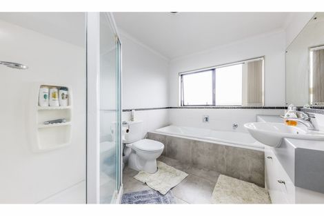 Photo of property in 8 Bellshill Close, Wattle Downs, Auckland, 2103