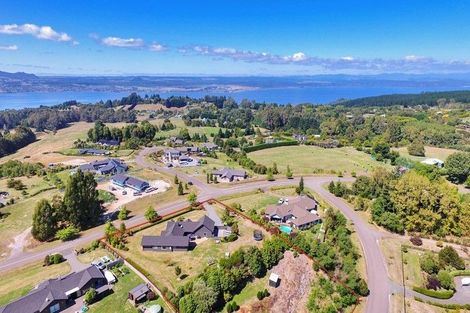 Photo of property in 63 Loch Views Road, Acacia Bay, Taupo, 3385