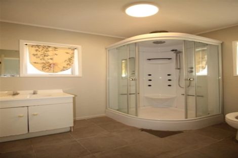 Photo of property in 127 Clovelly Road, Bucklands Beach, Auckland, 2012