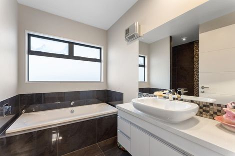 Photo of property in 2 Awarua Road, Pegasus, 7612