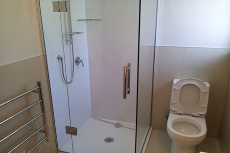 Photo of property in 67 Eskdale Road, Birkdale, Auckland, 0626