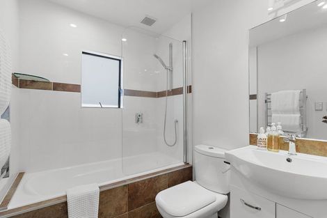 Photo of property in 64 Vintage Drive, Henderson, Auckland, 0612