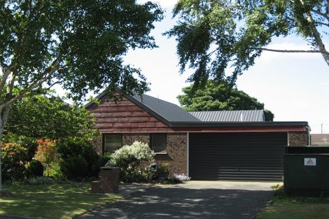 Photo of property in 4 Harkness Place Avonhead Christchurch City