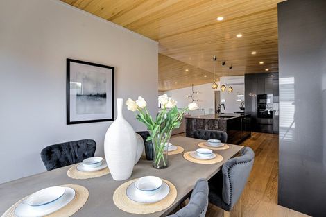 Photo of property in 3b Pine Ridge Terrace, Waikanae Beach, Waikanae, 5036