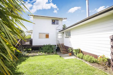 Photo of property in 20 Finlow Drive, Te Atatu South, Auckland, 0610