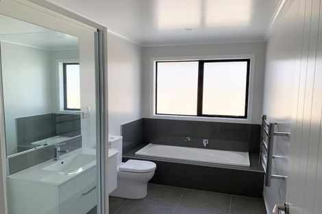 Photo of property in 11 Keerangi Place, Rototuna North, Hamilton, 3210