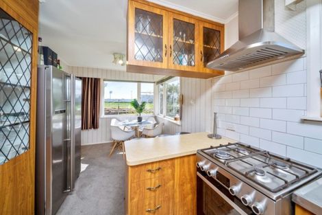 Photo of property in 52 Clawton Street, Westown, New Plymouth, 4310